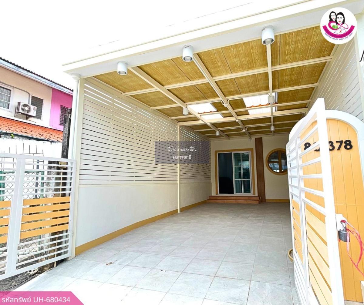 ขายทาวน์โฮม 2 ชั้น รีโนเวทใหม่ทั้งหลัง — พร้อมเข้าอยู่!